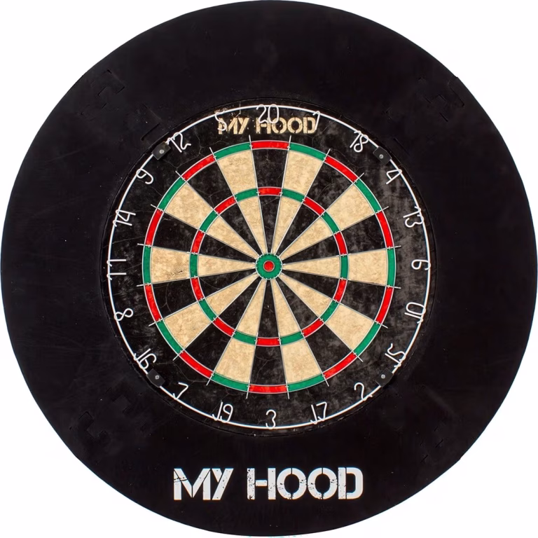Dartspil med dartskive og dartpile