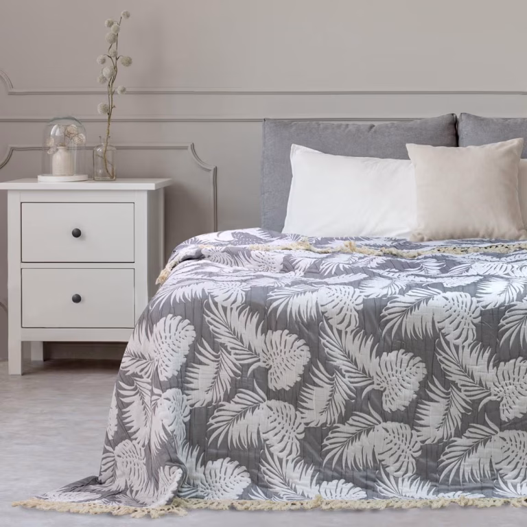 DecoKing Tropical Leaves jacquard-sengetæppe 260×280 cm