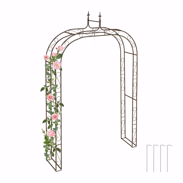 Metal havepergola – stor plantebue med ornamenter